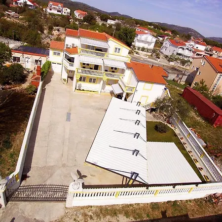 Klaric Apartman Pirovac