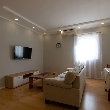 Klaric Apartman Pirovac