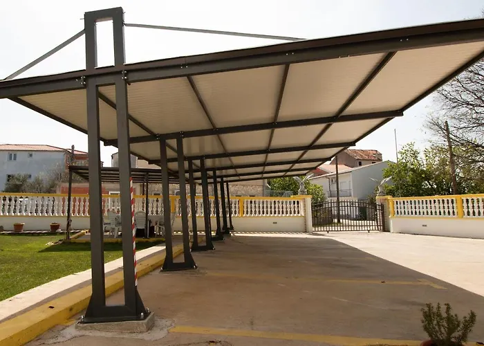 アパート Klaric ピロヴァッツ